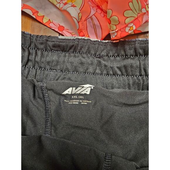 2 PAIRS AVIA ACTIVEWEAR XXL WOMANS RUNNING SHORTS - Picture 2 of 7